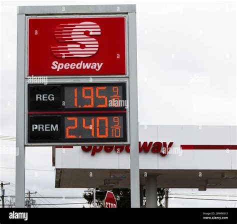 gas station bay shore ny